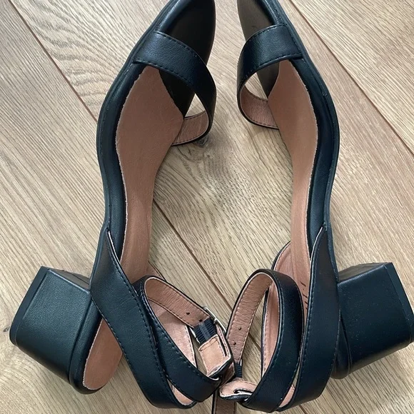 Black J. Jill Women's Sandals - Picture 8 of 11